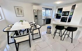 Surfers Paradise Center- Ocean View Vacation Condo-Pool&Pier,Walk To Beach